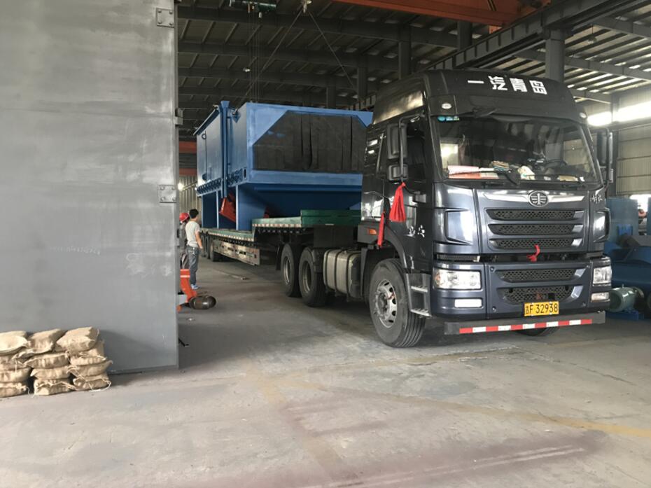 成功發(fā)貨至廣西南寧一臺環(huán)保節(jié)能的H型鋼結(jié)構(gòu)拋丸機 3